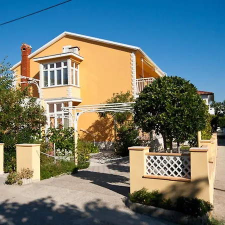 Apartment Anica *