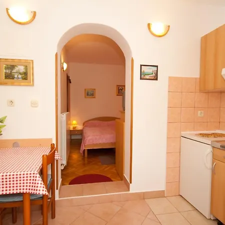 Apartment Anica *