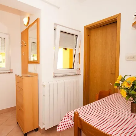 Anica Apartment