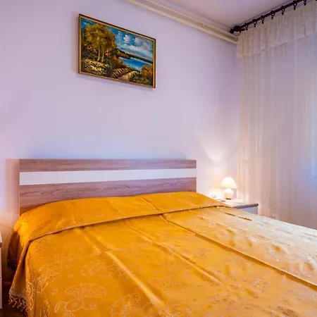 Apartment Anica *