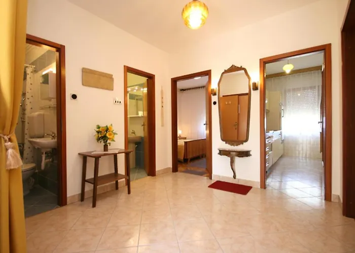Apartment Anica *